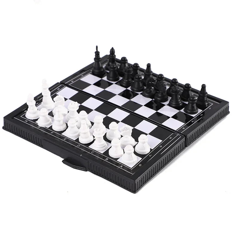 Mini Magnetic Chess Set Folding Magnetic Plastic Chessboard Board Game Portable Kid Education Toy Portable Outdoor Strategy Game