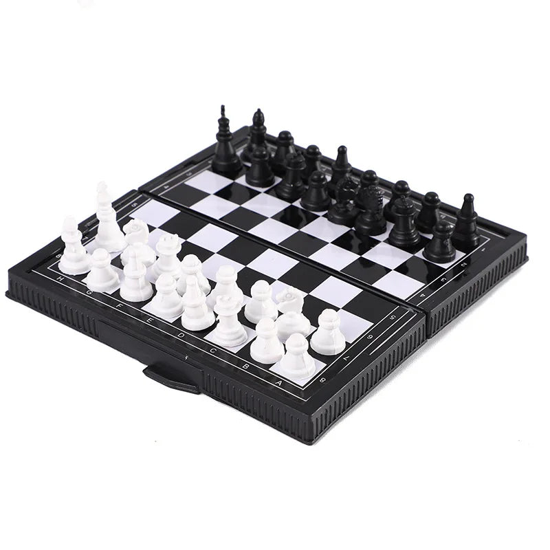 Mini Magnetic Chess Set Folding Magnetic Plastic Chessboard Board Game Portable Kid Education Toy Portable Outdoor Strategy Game